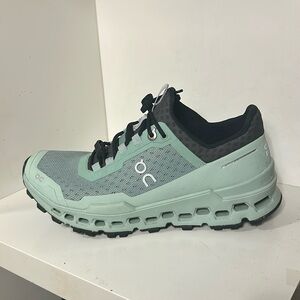 On womens cloud ultra in moss